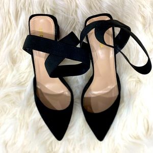 Small heeled heels